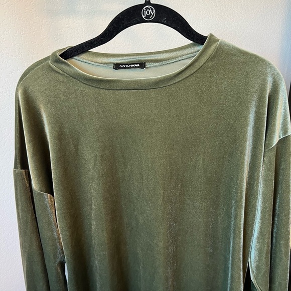 𝅺fashion Nova Women’s Green Velvet Dress Size Small - Picture 4 of 10